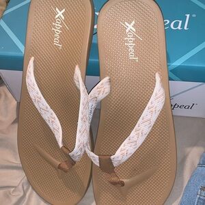 XAPPEAL Sanibel flip flops